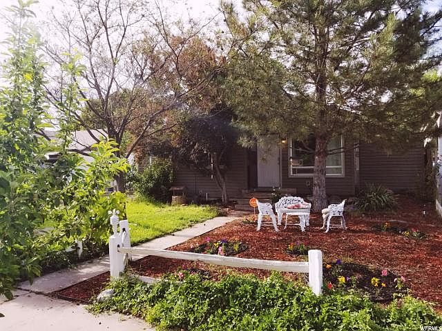 1st image of 323 E Gregson Ave