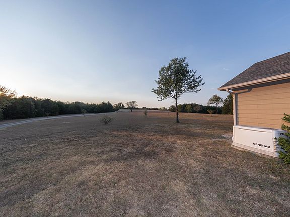 5th image of 676 Blanton Hill Rd