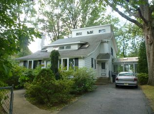 6 Walnut St, Lake Hiawatha, NJ 07034