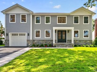 15 Glen Road, Garden City, NY 11530