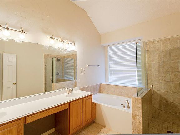 5th image of 3508 Apple Blossom Ln