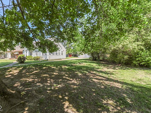 5th image of 2431 Villa Ave