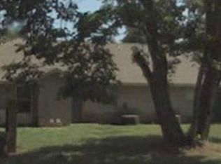 100 Village Cir, Yantis, TX 75497
