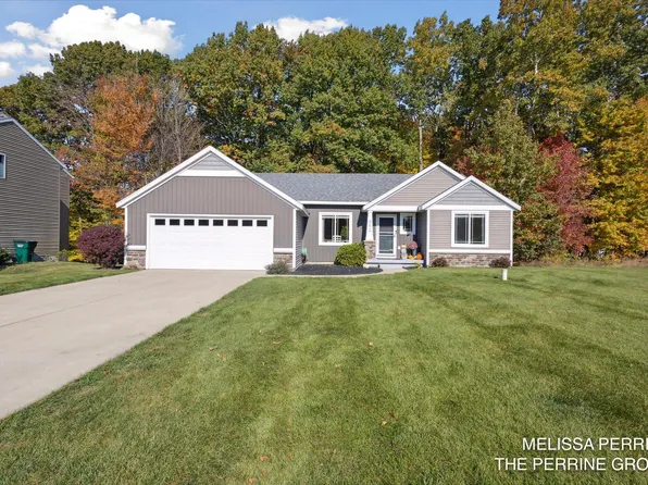 391 Green Ridge Dr SE, Caledonia, MI 49316