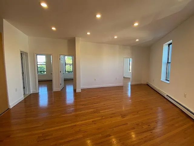 5940 Myrtle Ave #3 — Photo 7