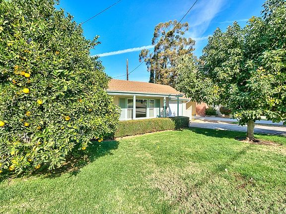 3rd image of 810 W Cypress Ave