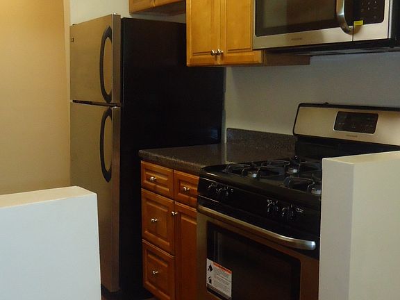 4th image of 16 Hasbrouck Dr APT A