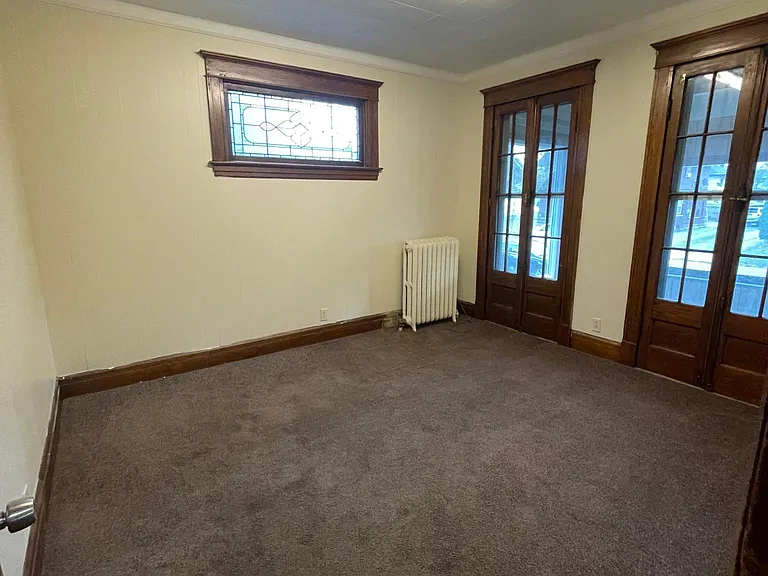 142 Winspear Ave — Photo 3
