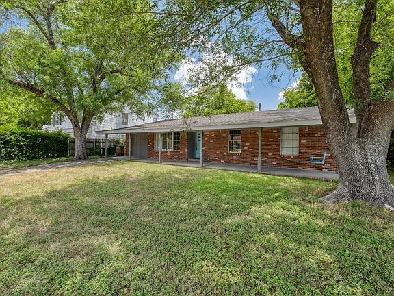 2nd image of 3006 Maplelawn Cir