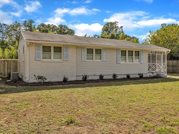 3440 Apache Dr, Raleigh, NC 27609