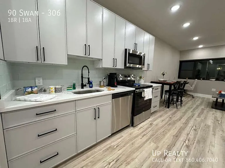 90 N Swan St #306 — Photo 35