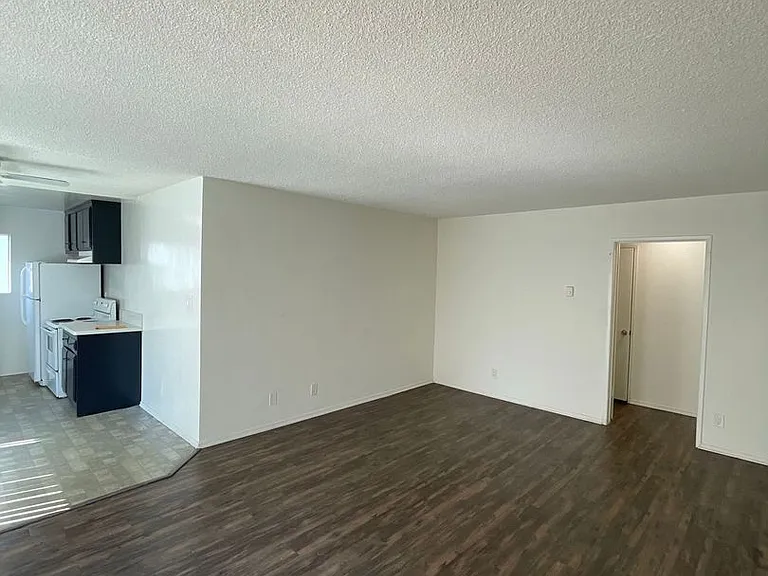 825 S Bedford St — Photo 5