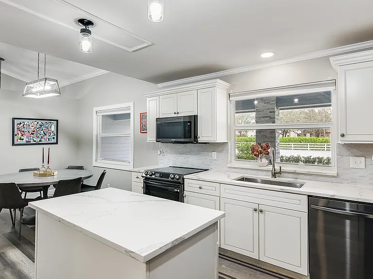 1401 Pelham Rd — Photo 9