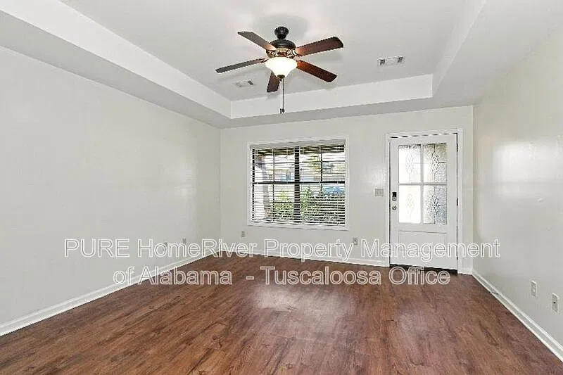 3 bed, 2.0 bath, 1373 sqft, $1,700 — Photo 3