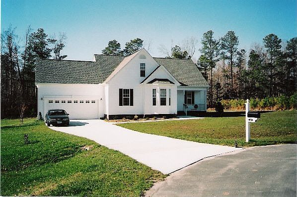 1 1/2 story traditional cape