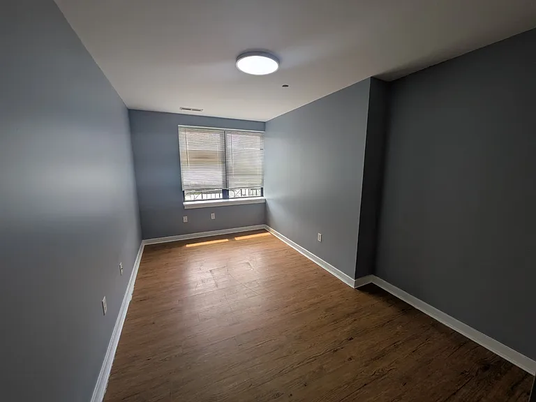60 Coleman St #2L — Photo 4