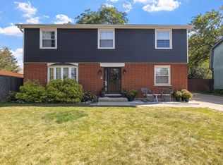 507 S Park St, Westmont, IL 60559