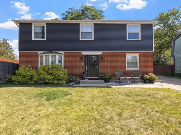 507 S Park St, Westmont, IL 60559