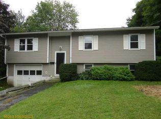 4 Willow St, Waterville, ME 04901
