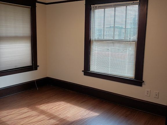 4th image of 3105-3109 NE Broadway St #3105