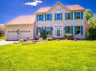 9 Milburne Ln, Robbinsville, NJ 08691