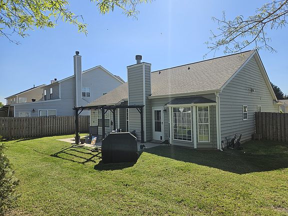 4th image of 3914 Cedar Hill Dr