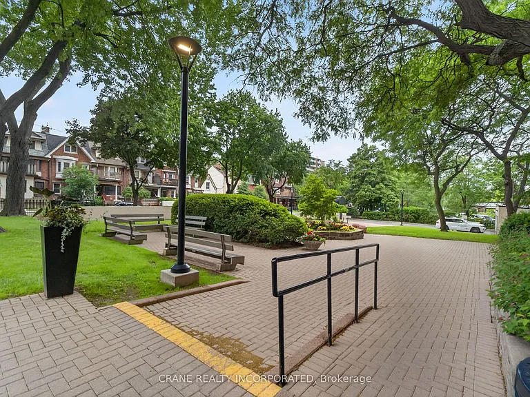 40 Homewood Ave #210 — Photo 32