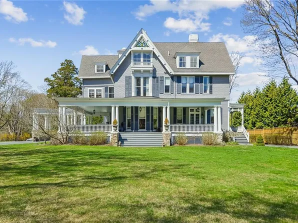 541 Bellevue Ave APT 6, Newport, RI 02840