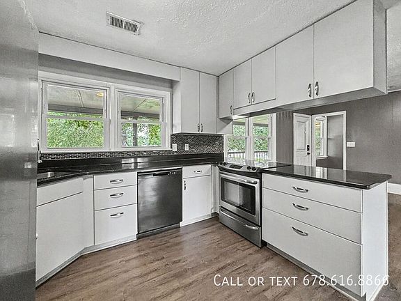5th image of 560 Lee Byrd Rd #A