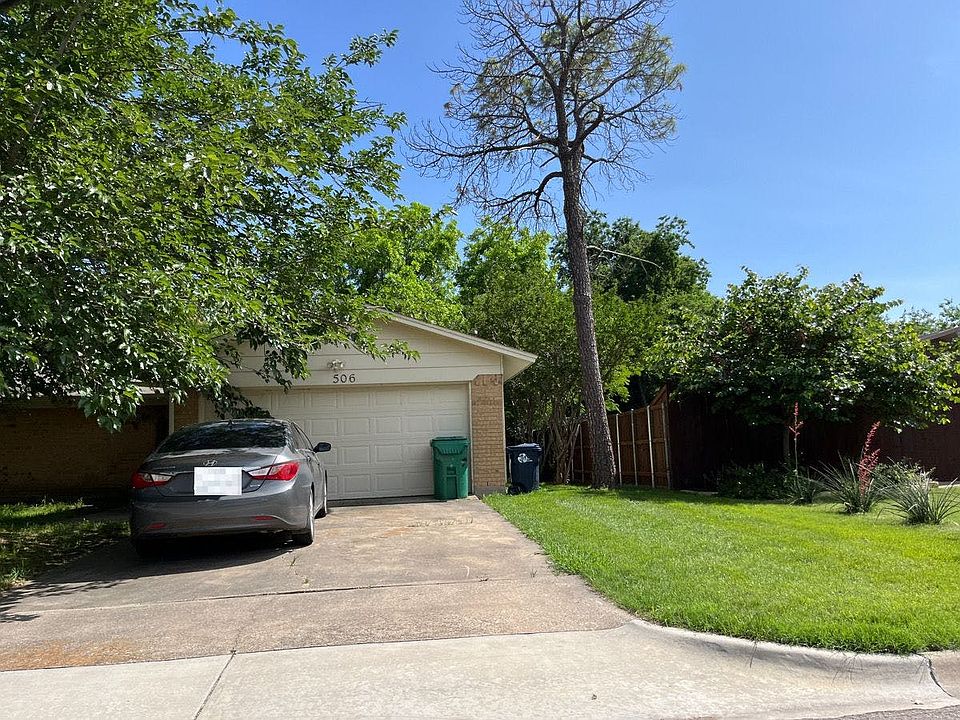 1st image of 506 Retama St