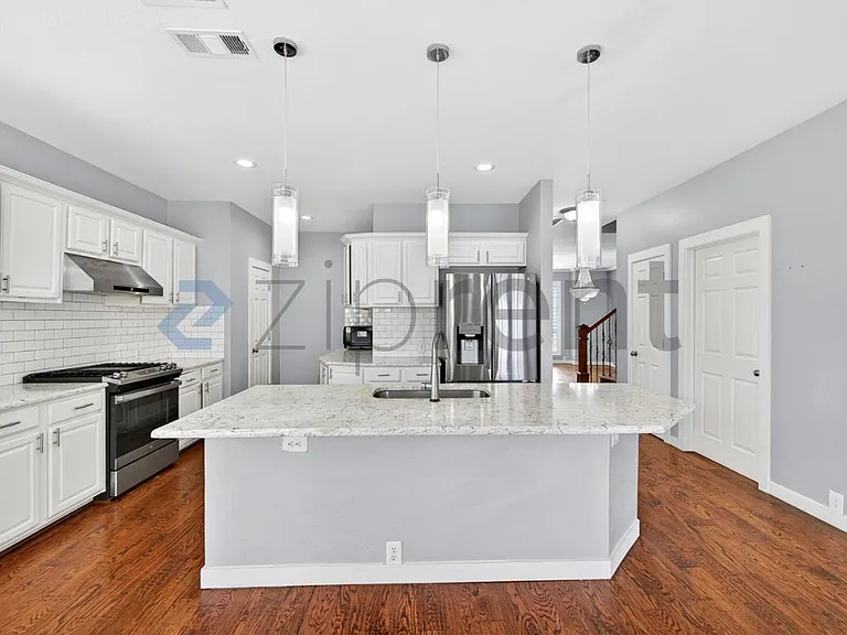 10604 Ambergate Ln — Photo 13