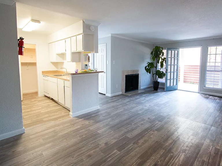 The Claridge Apartments — Photo 25