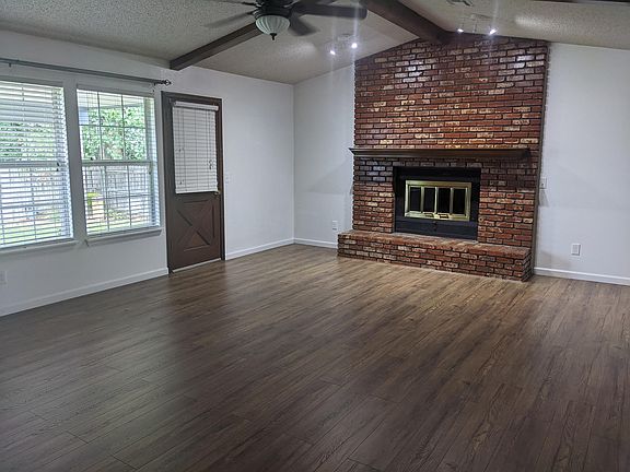 4th image of 3612 S Oak Ave