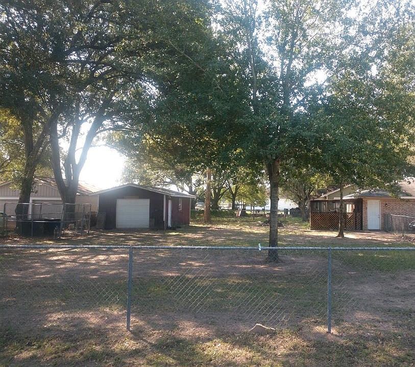 2nd image of 210 Penick Rd