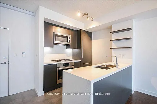 9 Spadina Ave #618 Photo 1