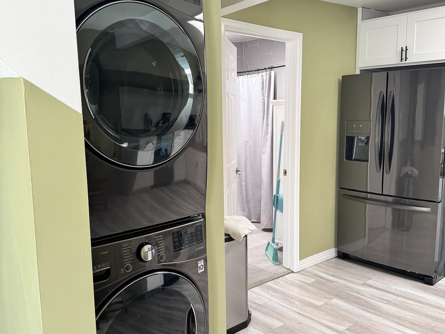 1 bed, 1.0 bath, 600 sqft, $3,260 — Photo 2