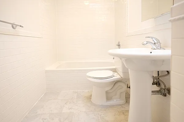 Rented by CG Realty | media 37