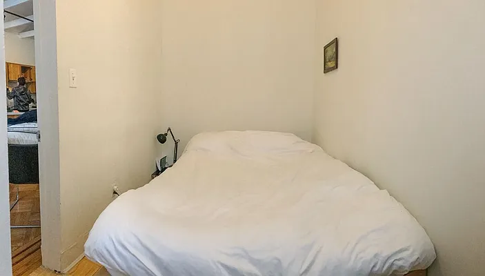 Rented by Jonathan Wachtel, LREB | media 10