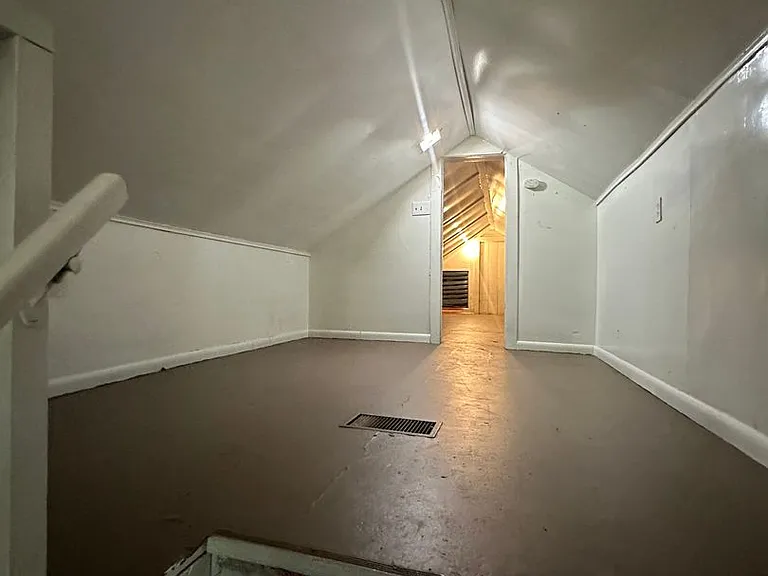 3607 E 61st St — Photo 15