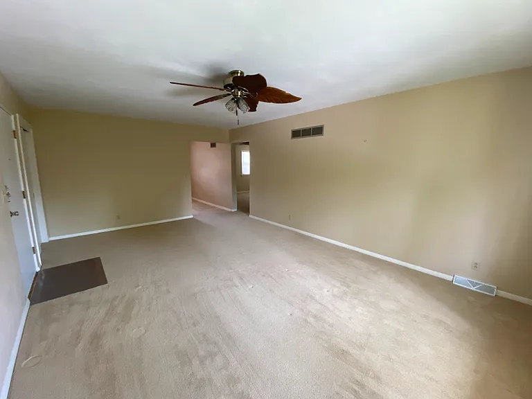 5525 34th Avenue Dr #1-6 — Photo 3