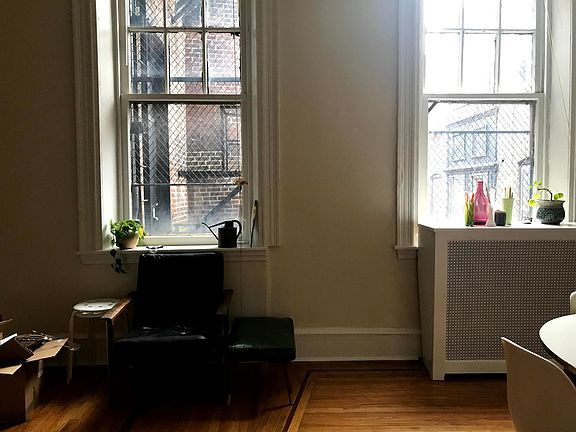 3rd image of 713 Pine St APT 2F