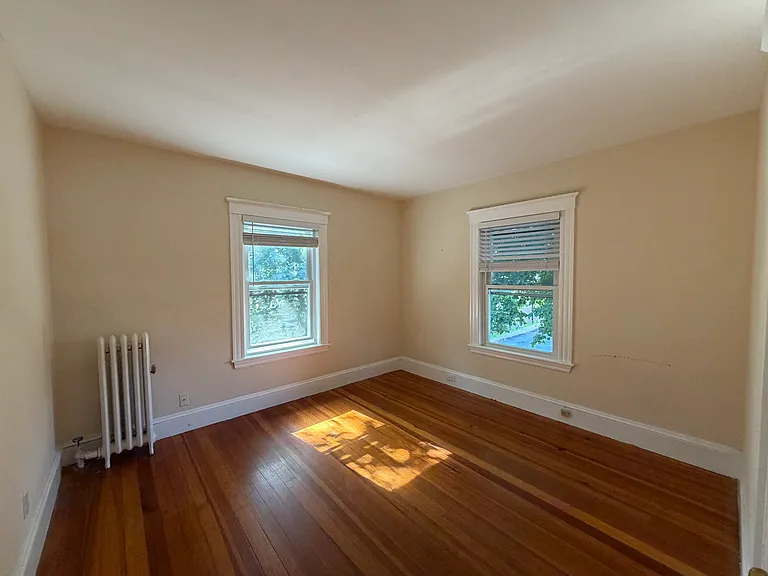 27 Central Rd — Photo 9