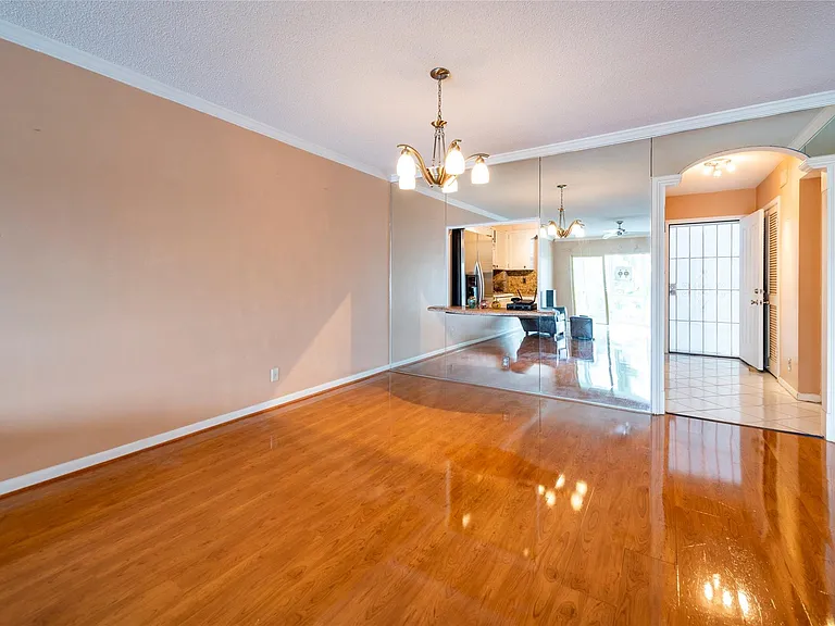 3333 NE 36th St #6 — Photo 18