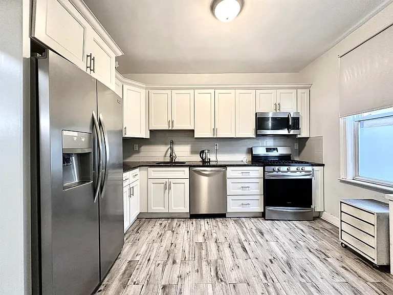 286 Fulton Ave — Photo 9