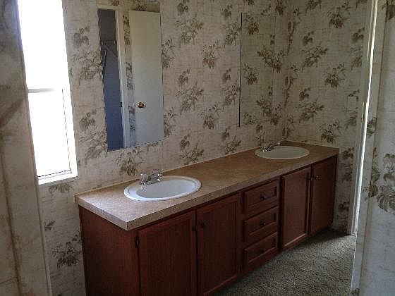 2nd image of 1333 Maxwell St