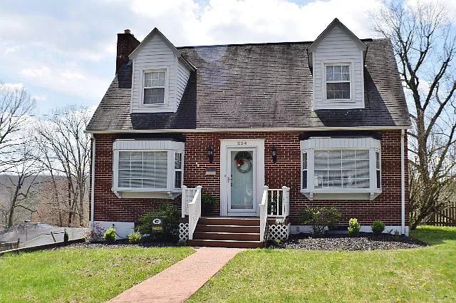 224 Mercer St photo 1