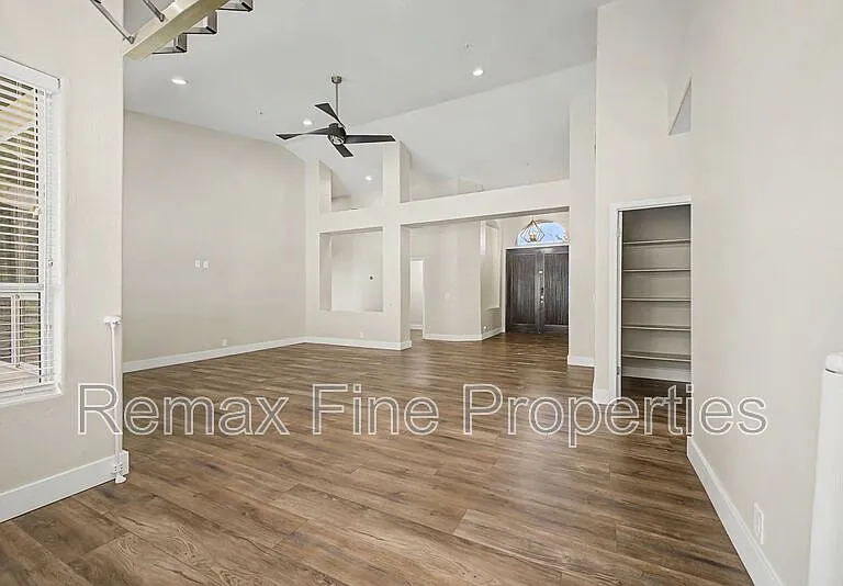 9118 E Topeka Dr — Photo 9