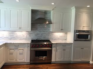 15 Stoneleigh Rd, Trumbull, CT 06611