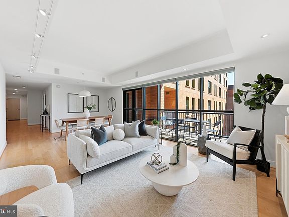 5th image of 910 M St NW APT 630