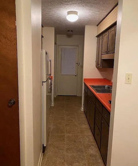 2130 Main St — Photo 10